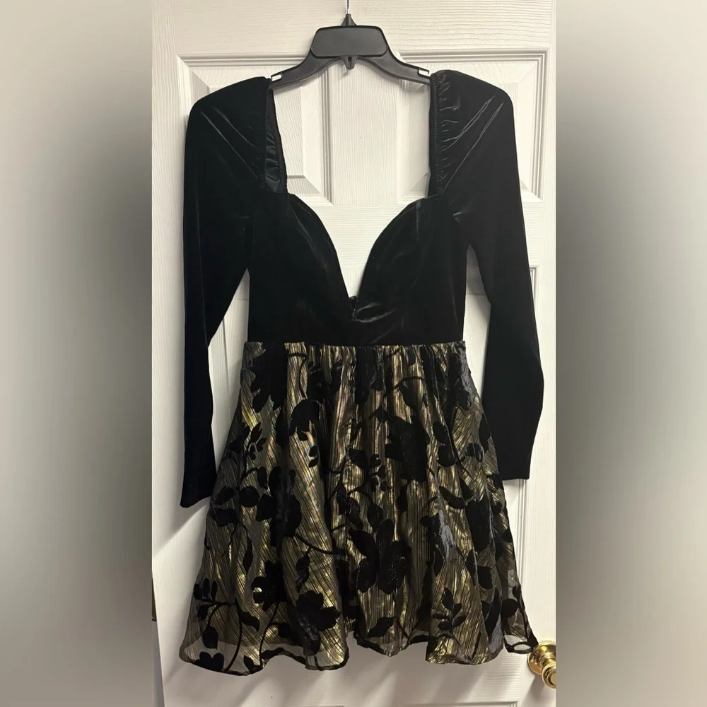 Ashley Park X RTR Encore Velvet Mini Dress Size 10 - Picture 2 of 6